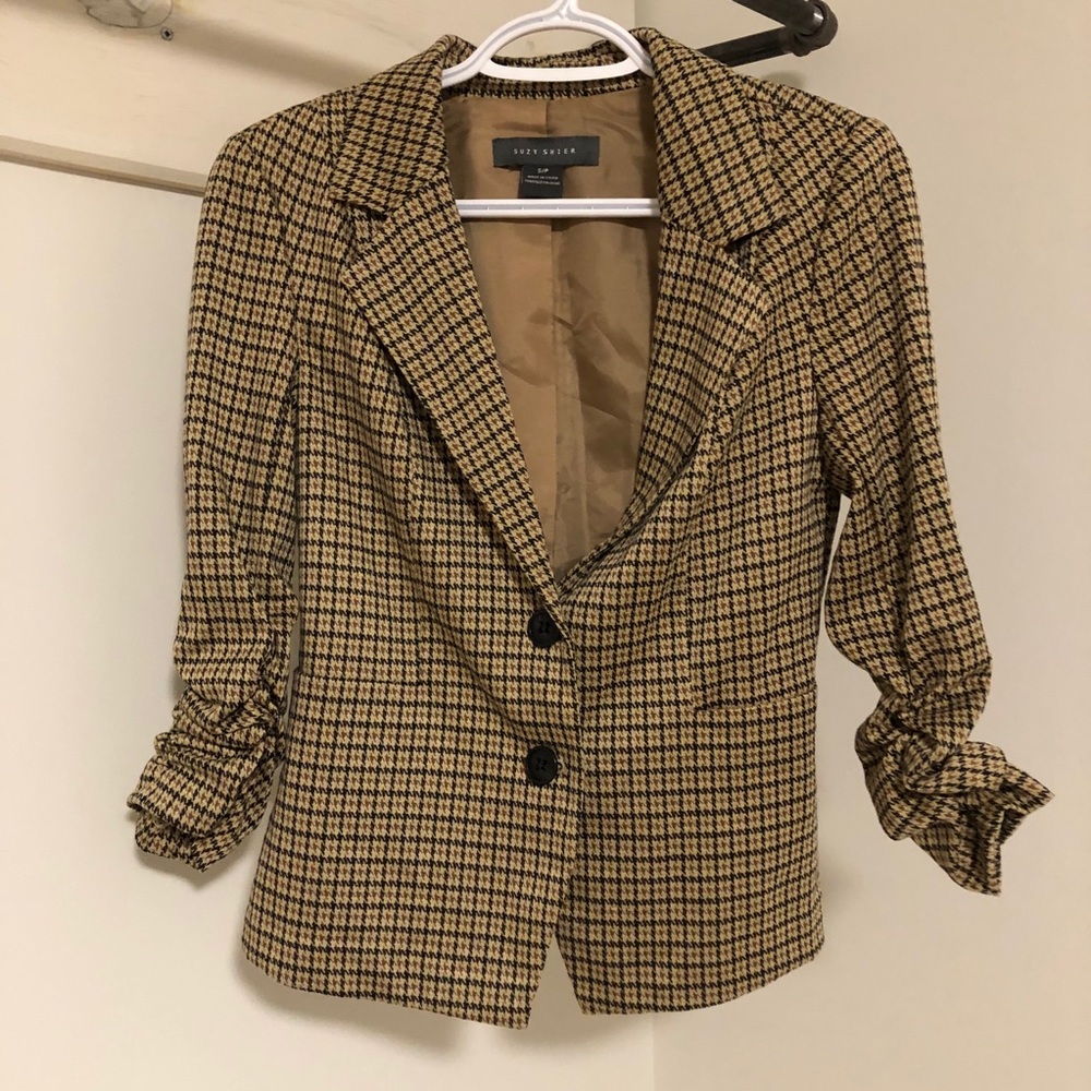 Blazer - Picture 2 of 2